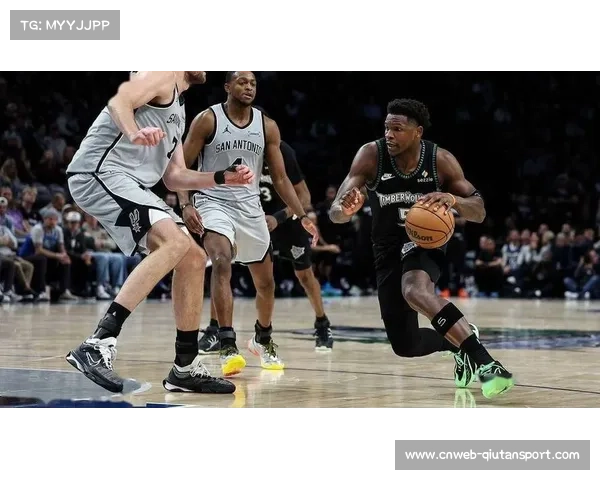 森林狼主场迎战雄鹿，爱德华兹关键攻防展现领袖气质